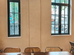 -Fridi Patisserie Cafe