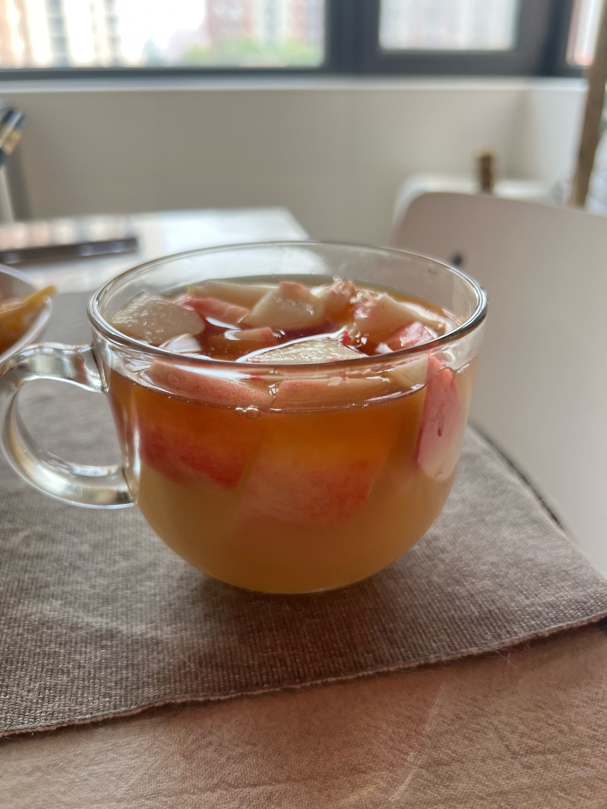 自制桃子多多鸡尾酒