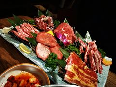 黑牛六拼-明洞阿姨·韩式酱蟹烤肉·创意料理(三元桥店)