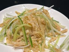 -川流不息·地道川菜·小龙虾(新松江路店)
