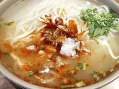 -亮亮面馆(经六路店)