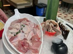 -洪氏嗨捞·广东猪肚鸡·椰子鸡火锅(西咸万象城店)