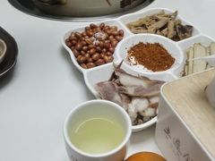 -土连锅·现熬养生汤锅(梁家巷店)