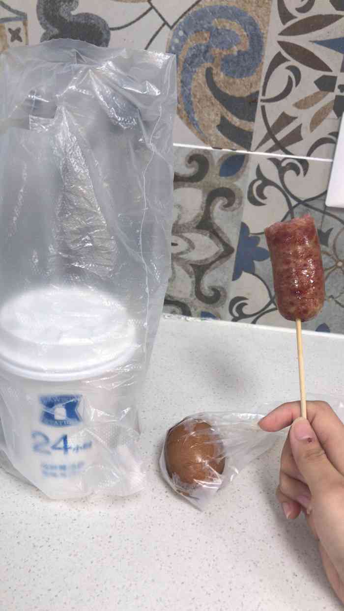 中百罗森(梅苑地铁店)-""你相信吗不论多少人在你生命中来了又去.