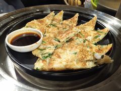 海鲜葱饼-明洞阿姨·韩式酱蟹烤肉·创意料理(三元桥店)