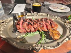 -LESCEDARS Brasserie Bistro香柏树