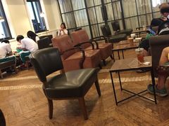 等位区-星巴克臻选(广州沙面店)