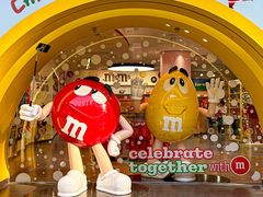 -m豆巧克力世界(上海世茂广场店)