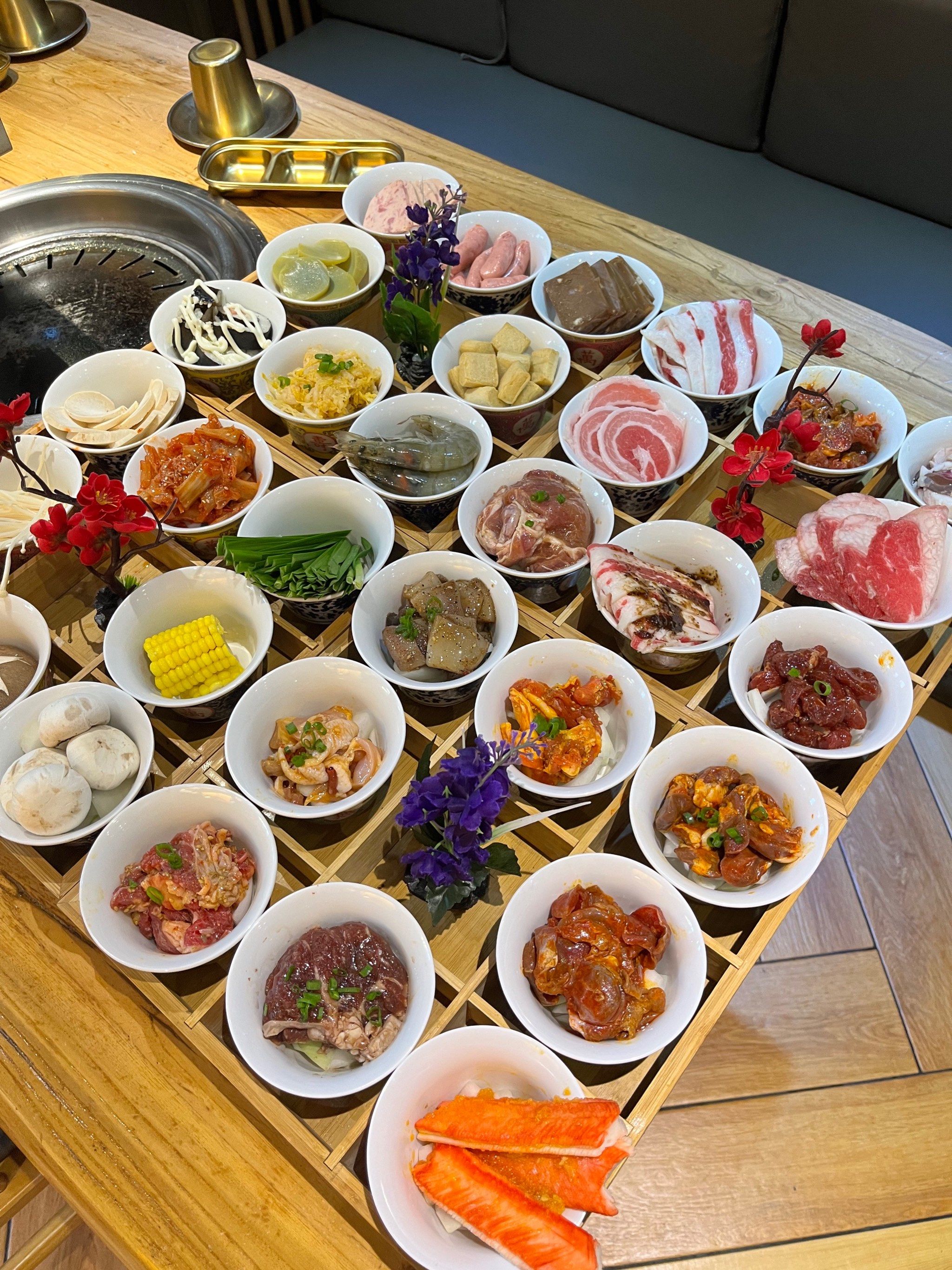 小岛斗牛家烤肉～每一格都是美味