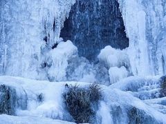 -雁荡山三折瀑景区
