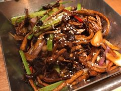 干锅香煸茶树菇-弄堂里·寻味杭州(湖滨银泰in77C区店)