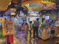 -卡通尼乐园(宝山龙湖天街店)