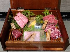 -山川小町·极番烧肉(新地假日广场店)