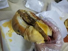 芝士熔岩牛肉汉堡-前进5路汉堡炸鸡(前进五路店)