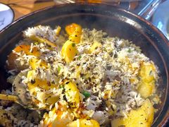 -帅巴人舅母子腊蹄民俗村