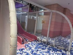 -奈尔宝·儿童乐园·亲子餐厅(华采天地店)