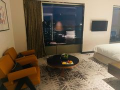 -上海虹桥西郊假日酒店