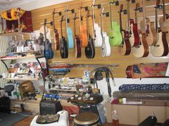 -艺桉余音琴行(火神庙分店)