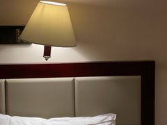 -燕山大酒店