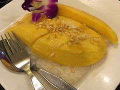 -J Daeng Seafood