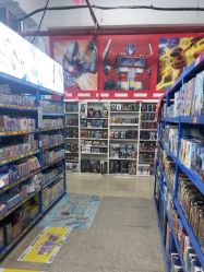 -逝水玩具折扣店