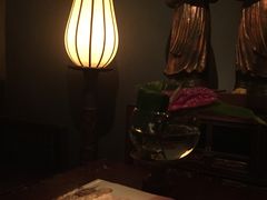 -Noir. Dining in the Dark