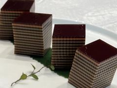 -景月阁空中食府(希尔顿酒店)