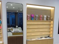 -三目眼镜·蔡司视觉合作店(青浦宝龙店)