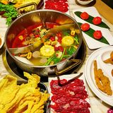 杭州探店｜必打卡地道牛肉火锅爆炸好吃 天呐杭州这家牛