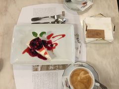 -Majestic Café