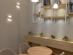 用餐区-好利来(革新店)