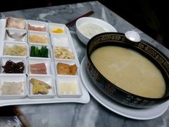 -蔼若春.传承三十年云南菜(金碧公园店)
