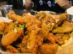 炸鸡翅一半一半-富乐满韩国正宗炸鸡韩国料理(虹泉路店)