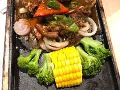 铁板黑椒牛仔骨-避风塘(宝山万达店)