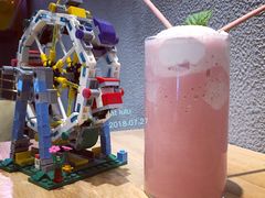 樱花奶昔-W CAFE(甜爱路店)