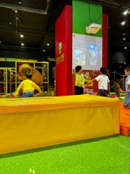 -蹦蹦跳跳(新奥购物中心店)