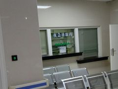 -上海市松江区泗泾医院