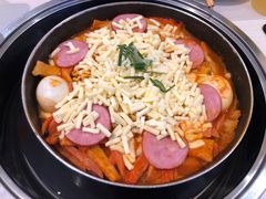 -三清洞摩西韩式年糕火锅(威高广场店)