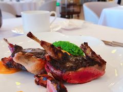 碳烤乳鸽配青豆碎佐旱金莲花醋汁-Jean Georges