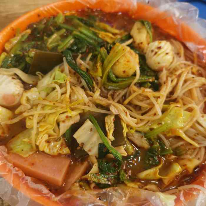 桦南满街香大碗麻辣烫-"麻辣烫好吃尤其大黄面,是特色啊, [服务.