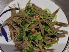 -阿瓦山寨·湘菜现炒·剁椒鱼头王(咸阳总店)