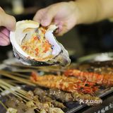 珠江道吃大餐，一只巨型生蚝顶四只