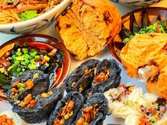 -李与白包子铺(桐梓林店)