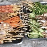 原来生活除了诗和远方，还有烧烤和啤酒