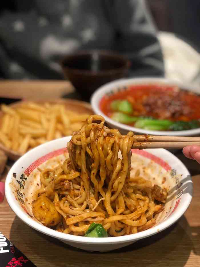 sta food面馆·无双-"面馆无双地址在繁华的三里屯,这个地方年轻.