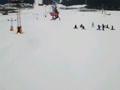 -丝绸之路山地度假区滑雪场