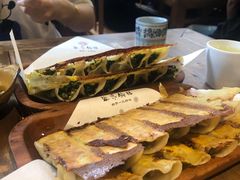 大肉虾仁锅贴-海荣锅贴馆(五味十字店)