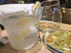 -临界音乐酒馆·小龙虾·江湖菜(华熙LIVE·鱼洞店)
