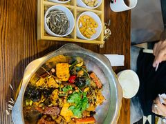 -愉肴麻辣香锅(中山路店)