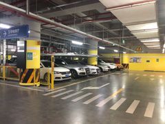 -白玉兰广场停车场